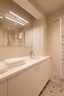 Modern apartment with large terrace close to the sea - 4