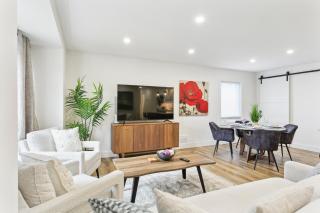 Stylish 3br Home, Close To Restaurantsshops - 8