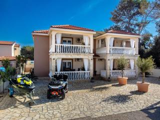 Apartments Quercus - Vir - 0
