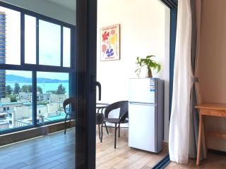 Azure Tide Retreat Holiday Hotel - Huidong - 1