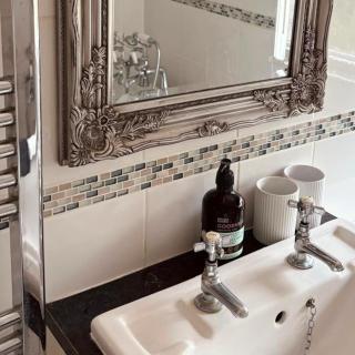 Charming Dorset Seaside Escape - Burton - 4