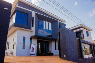 C33 Apartment and Suites - 9