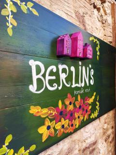 Berlin's Guest House - Urla - 0