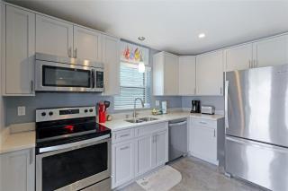 Family Tides by Beachside Management - Siesta Key - 1