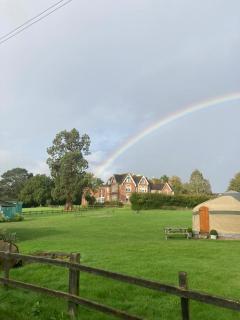 Room in Guest room - Comfortable and Spacious - Guest Room 7 - Cranleigh - 6