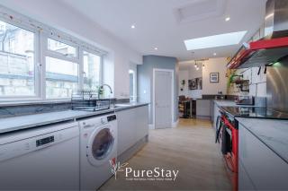 Incredible - Five Bedroom - 7 actual Beds - 6 Bathroom House By PureStay - Central Bath with Parking - Bath - 2