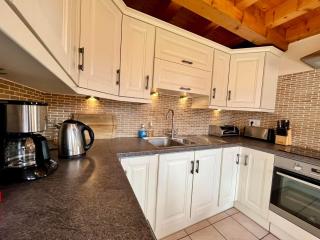 Chalet Savoyard avec Poêle à Bois et Vue sur Grand Massif - FR-1-624-10 - 4