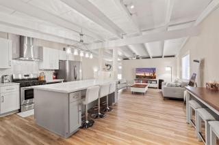 Luxury Mid-Century Modern 3-Bedroom Home - 5