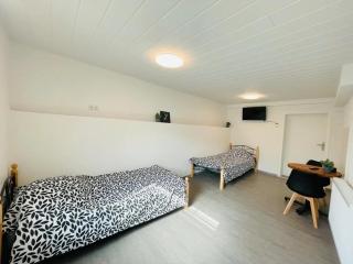 D D Haus - - 5