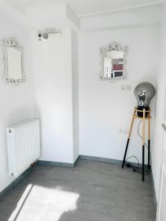 D D Haus - - 3