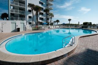 Spectacular views from this oceanfront property located on the no-drive beach! - New Smyrna Beach - 3