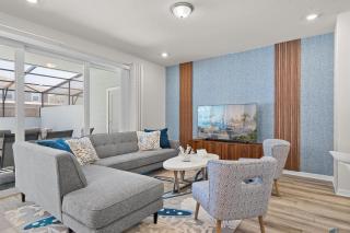 Cozy 5BR Home with Pool & Fun Themed Rooms - Orlando - 0