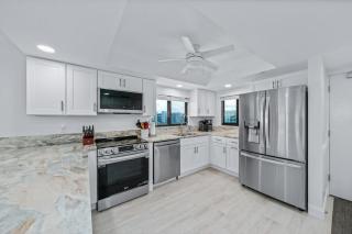 Corner oceanfront views with wrap around balcony located on the no-drive beach! - New Smyrna Beach - 7