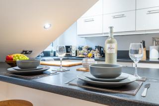 2 Bed Apartment - Cardiff City Centre - Free Parking - Cardiff - 8