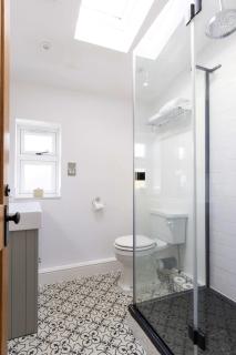 Charming Seaside Cottage - 5-Min Walk to Beach - East Wittering - 2