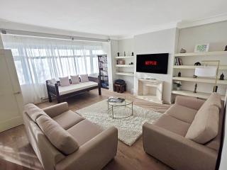 Spacious 3BR Home in Heart of Wimbledon - Londra - 0