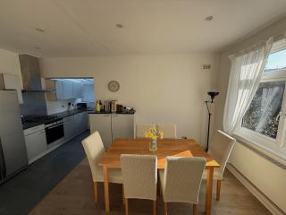 Spacious 3BR Home in Heart of Wimbledon - Londra - 2