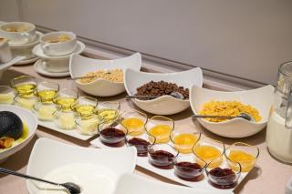 Consti Hotel Tashkent - - 5