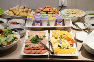 Consti Hotel Tashkent - - 4