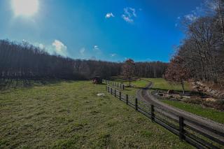 Couples Retreat - The HayLoft- Rustic Escape For 2 - Oakland - 9