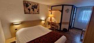 Brit Hotel Poitiers Beaulieu - Poitiers - 7