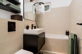 Eclectic Condo Romexpo 2BR near Metro - Bucarest - 4