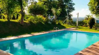 Chalé Confortável e Completo com piscina - 9