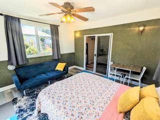 Entire Upstairs with 4 Bedrooms, 2 Baths and private entrance - San Diego - 6