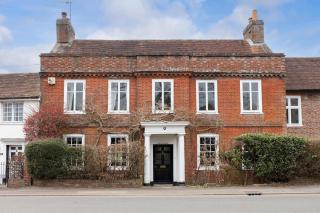 Country Retreat - Sleeps 14 - Large Garden - Westbourne - 0