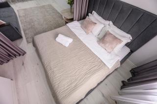 The Grey of the City Days - 7