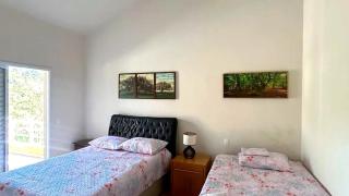 Casa confortável com piscina e rio em Jacareí - Jacareí - 6