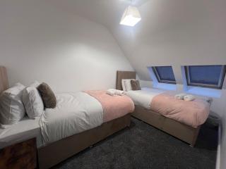 Syster Properties - Glen Meadows - Leicester - 5
