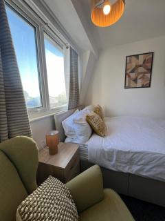 Spacious apartment sleeps 6 - Uni, sports, trades - Nottingham - 3
