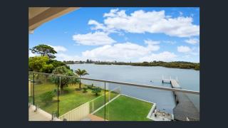 Swansea Lake Front Retreat - Swansea - 1