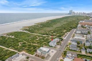 Direct Ocean Front Townhouse! An oceanside gem perfect for any vacation! - Brigantine - 7