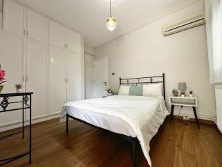 Cheerful and cozy Bungalow with pool and fireplace - Athalassa - 7
