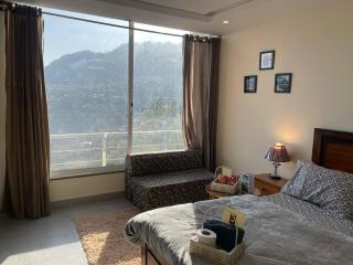 Elegant Retreat 206 Studio Apartment with Balcony - Murree - 0