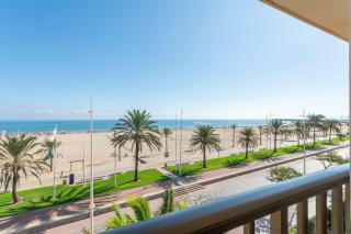 Primera linea de playa, tu hogar lejos de casa - Playa de Gandia - 7