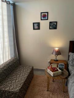 Elegant Retreat 206 Studio Apartment with Balcony - 5