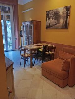 Flores Home, Vintage & Comfort near City Center, Navigli, Bocconi - Milan - 4