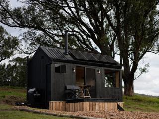 Off-Grid Cabin with Valley Views and Hot Tub - Pepe - 7