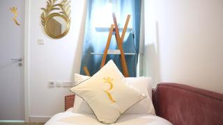 Masdar 2BR Apt Pool Parking and Near the Airport - 2
