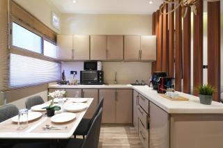 Stylish 2 Bedroom Apartment and Sitting Room Jacuzzi available - 7