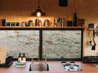 Off-Grid Cabin with Valley Views and Hot Tub - Velma - 1