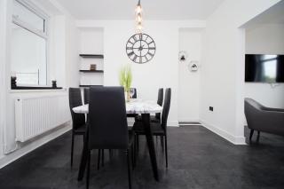 3 Bedroom House in Mountain Ash Cynon View by TŷSA - Quakers Yard - 3