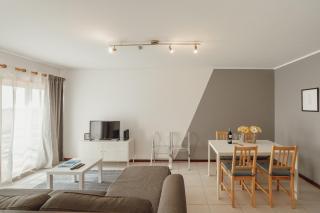Espinho Modern 3 Bedroom Apartment by Vacationy - 4