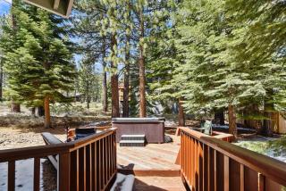 Minutes To Heavenly, Private Covered Hot Tub - South Lake Tahoe - 8