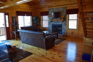 Lovely Cabin-Close To All The Fun! - Gatlinburg - 8