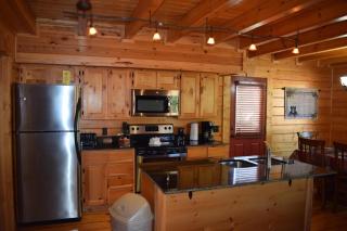 Lovely Cabin-Close To All The Fun! - Gatlinburg - 3