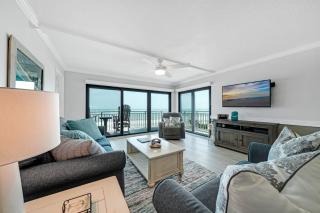 Stunning beachfront view and large balcony with pool access - New Smyrna Beach - 0